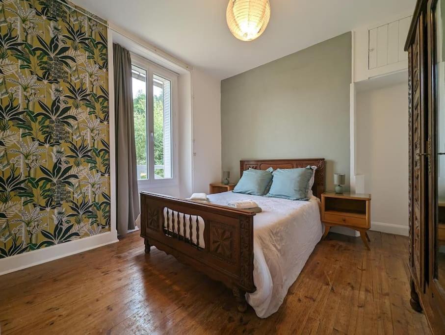 Maison Des Annees 30 - Vic-Sur-Cere - 14 Personnes المظهر الخارجي الصورة