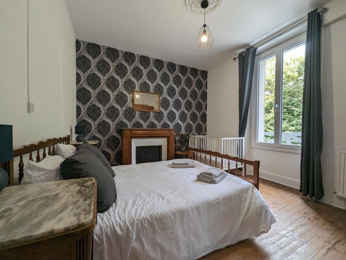 Maison Des Annees 30 - Vic-Sur-Cere - 14 Personnes المظهر الخارجي الصورة