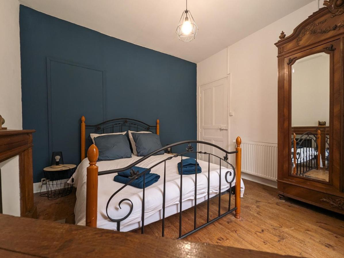 Maison Des Annees 30 - Vic-Sur-Cere - 14 Personnes المظهر الخارجي الصورة